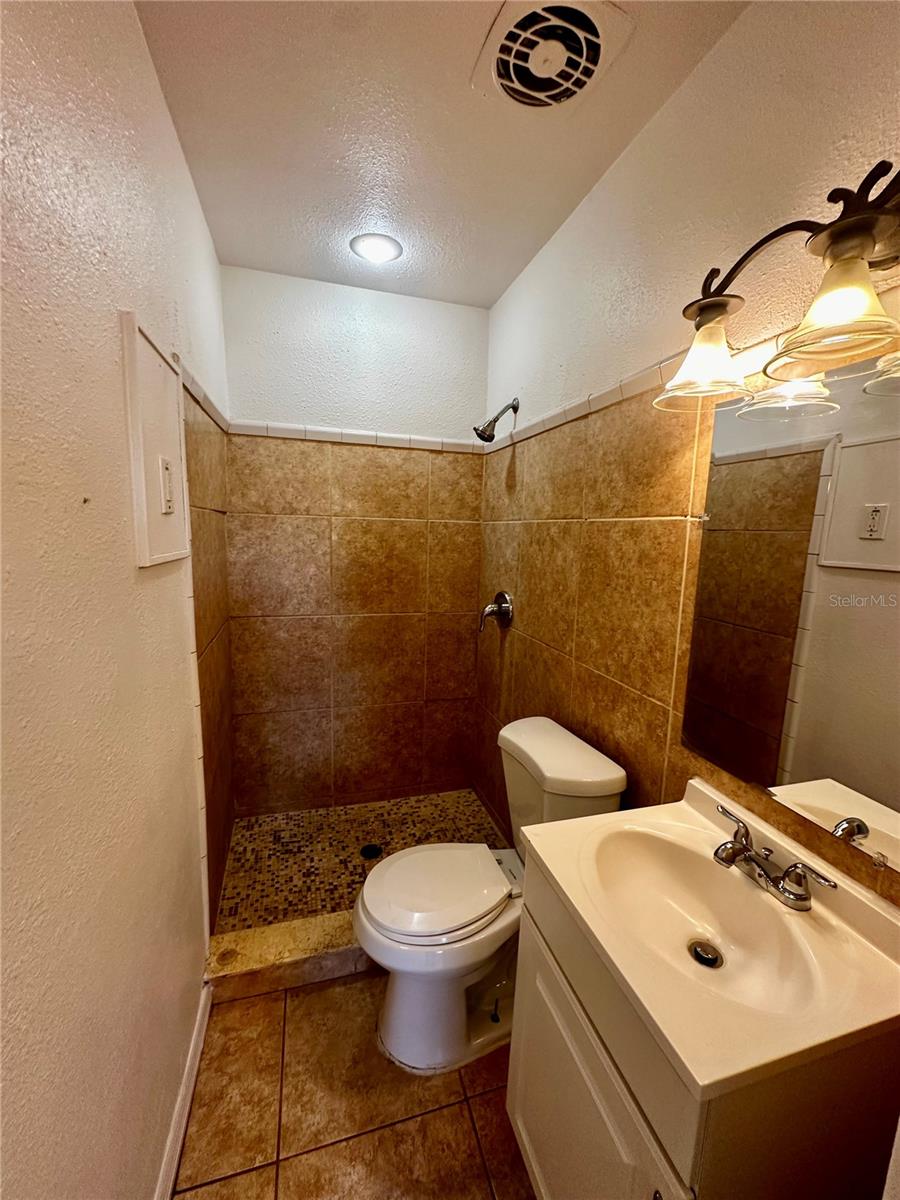 Image 7 of 9 For 7600 Ravenna Avenue