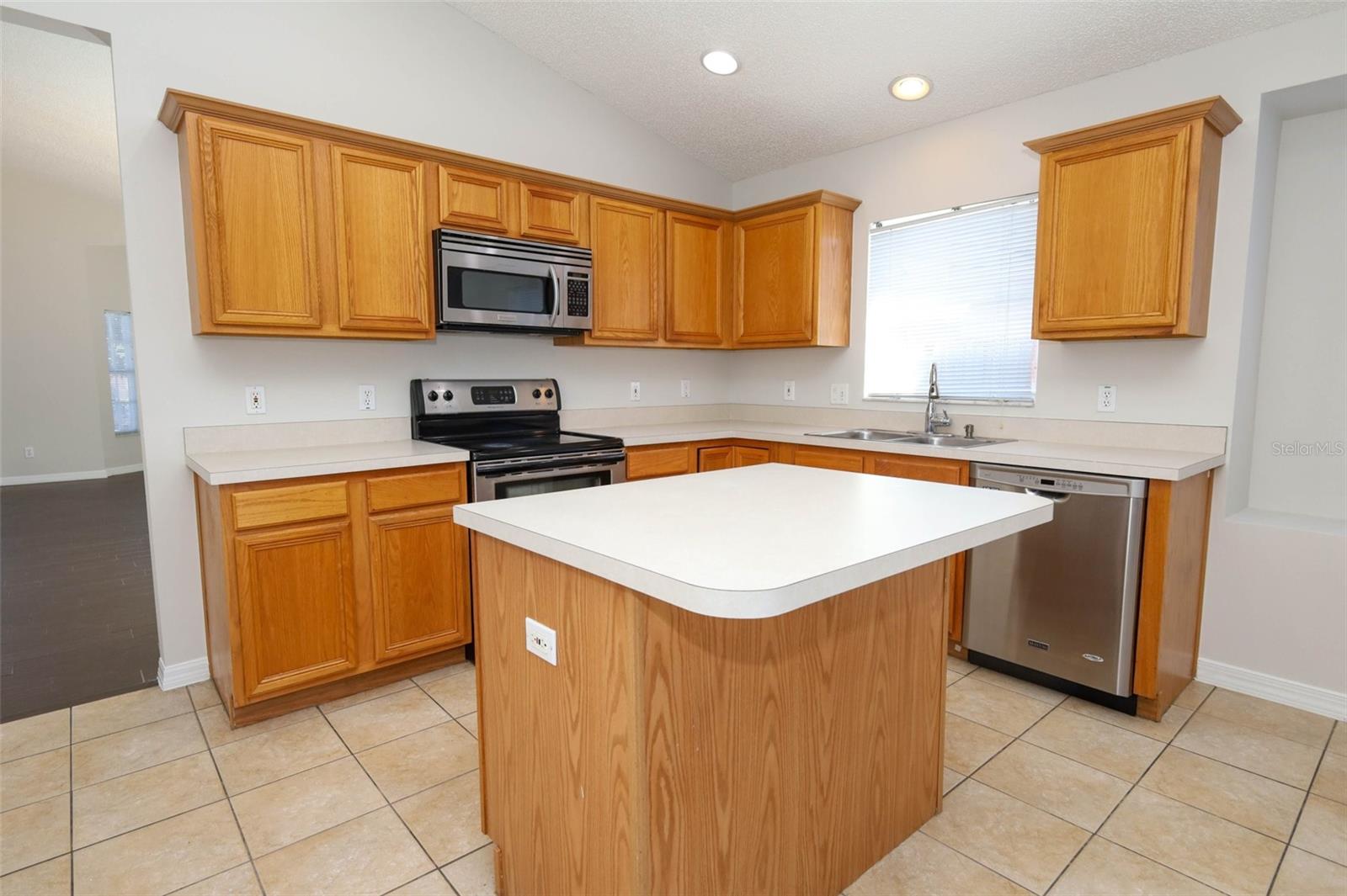 Image 14 of 61 For 2586 Alena Place