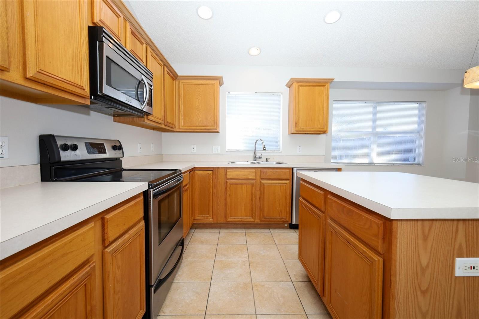 Image 16 of 61 For 2586 Alena Place