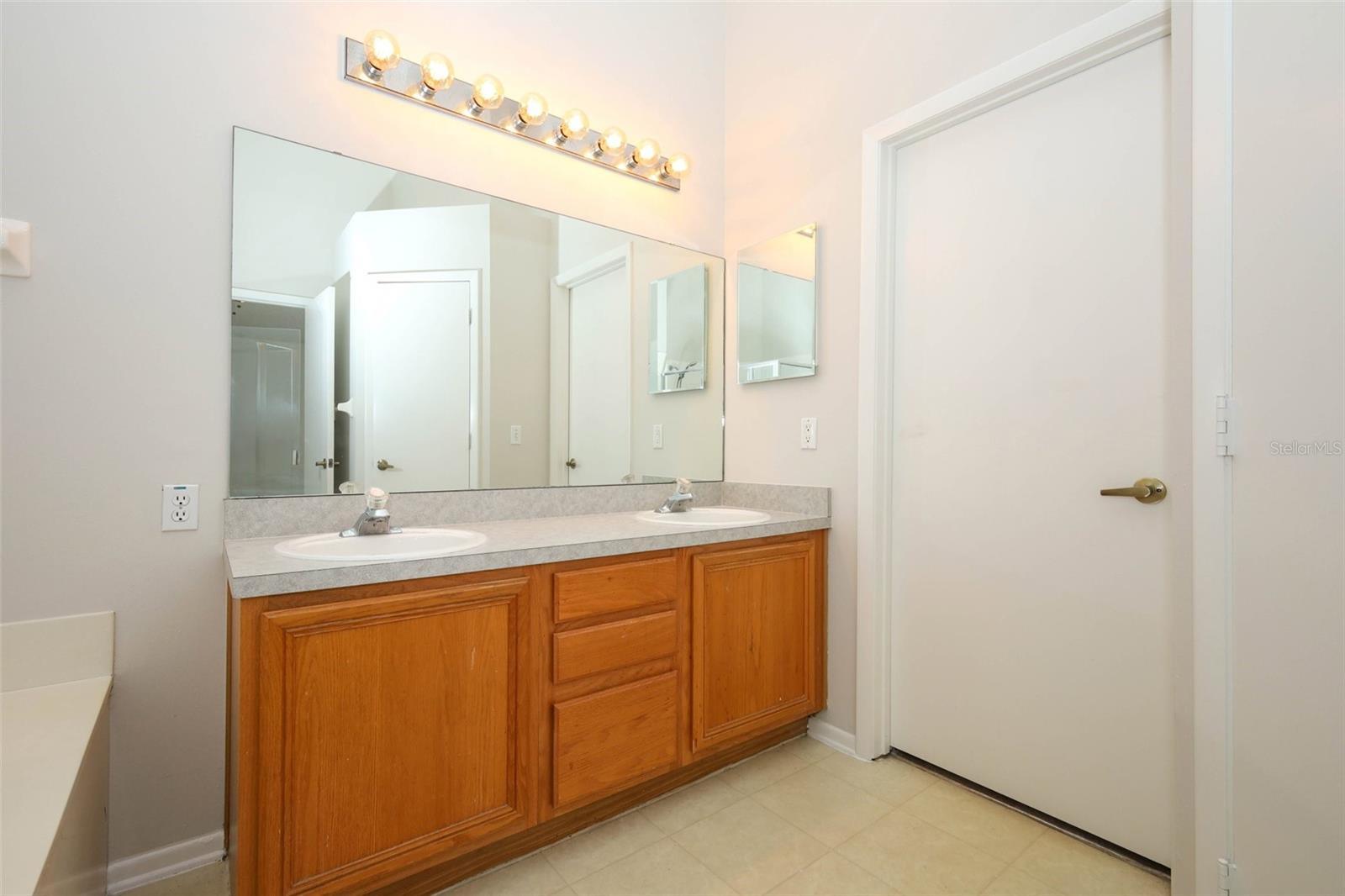 Image 31 of 61 For 2586 Alena Place