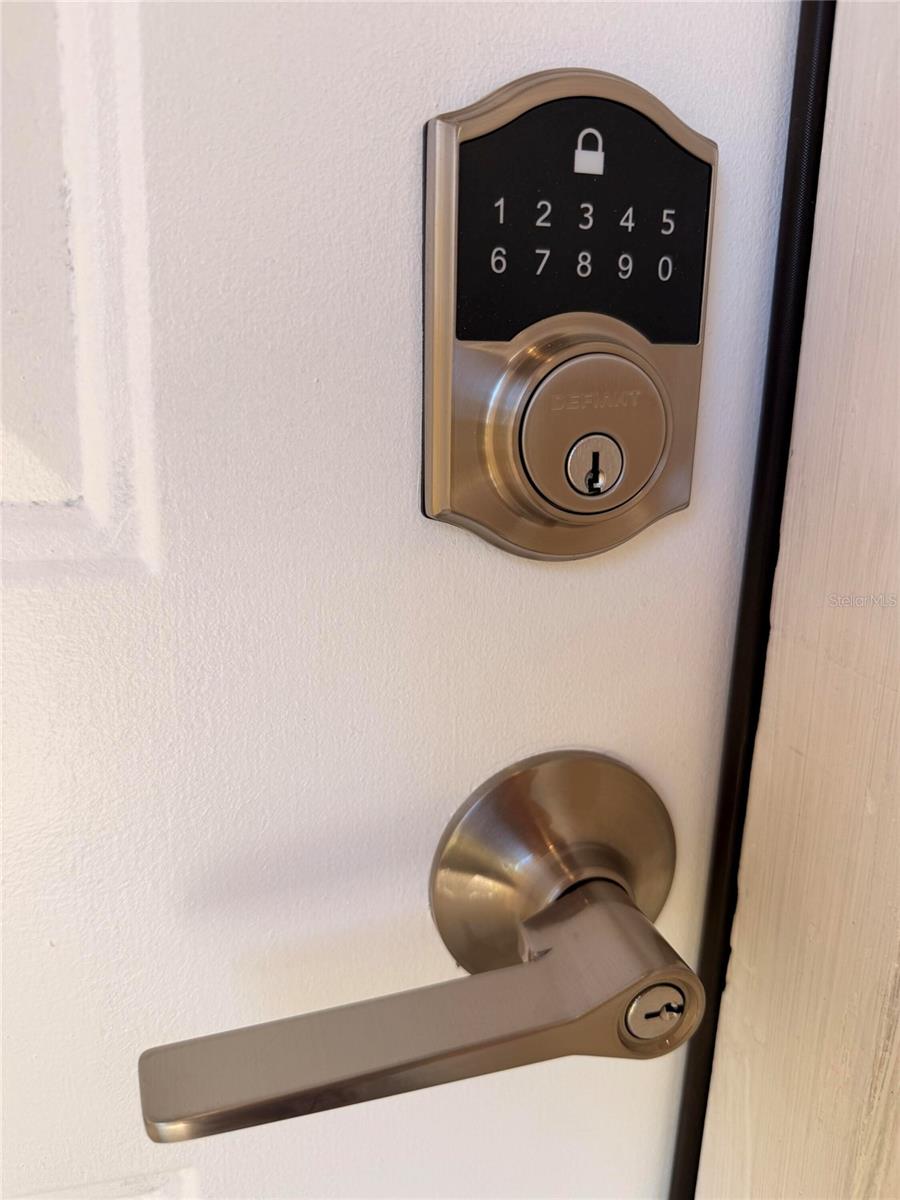 Image 10 of 33 For 201 Fernwood Street