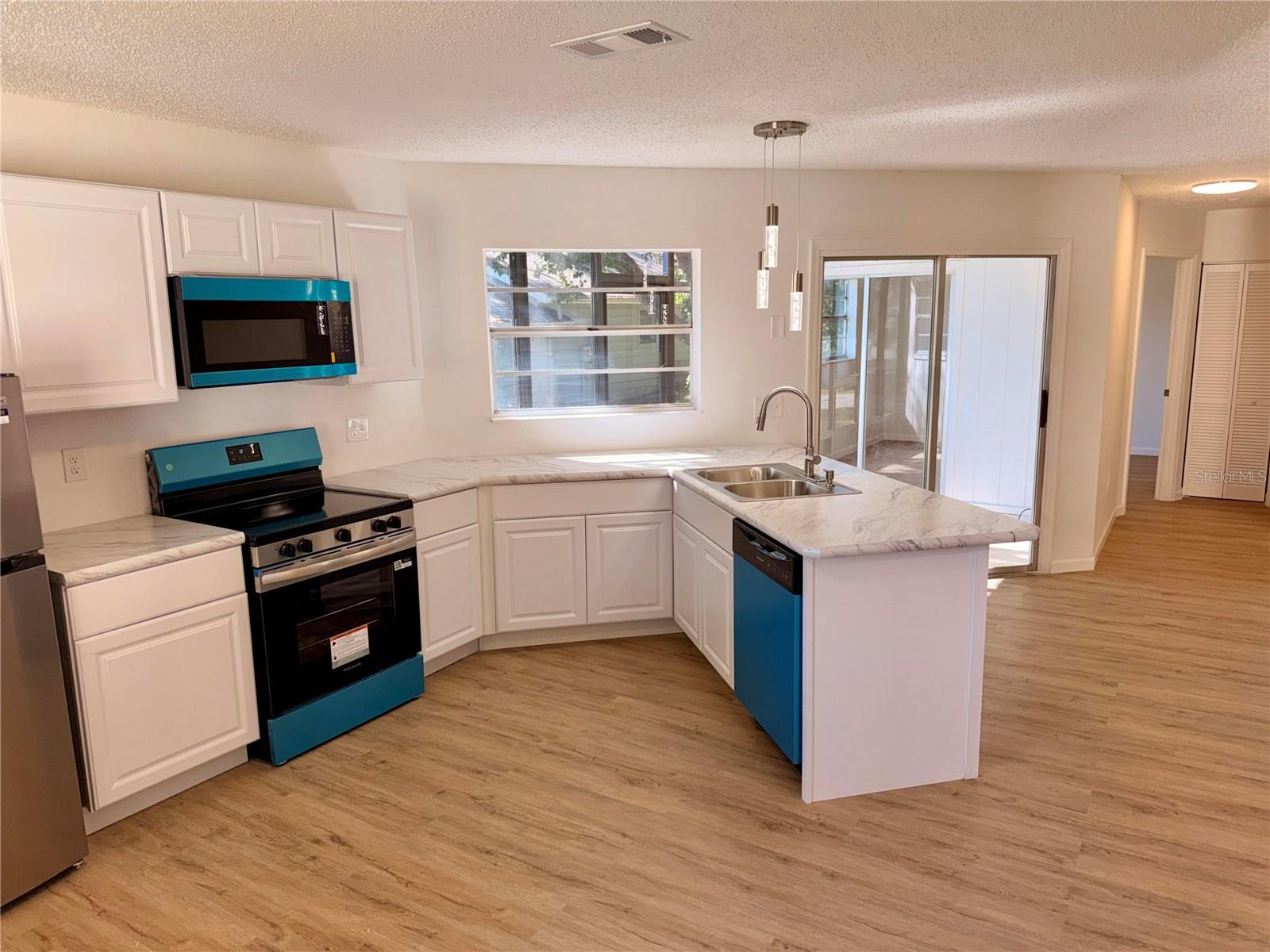 Image 15 of 33 For 201 Fernwood Street