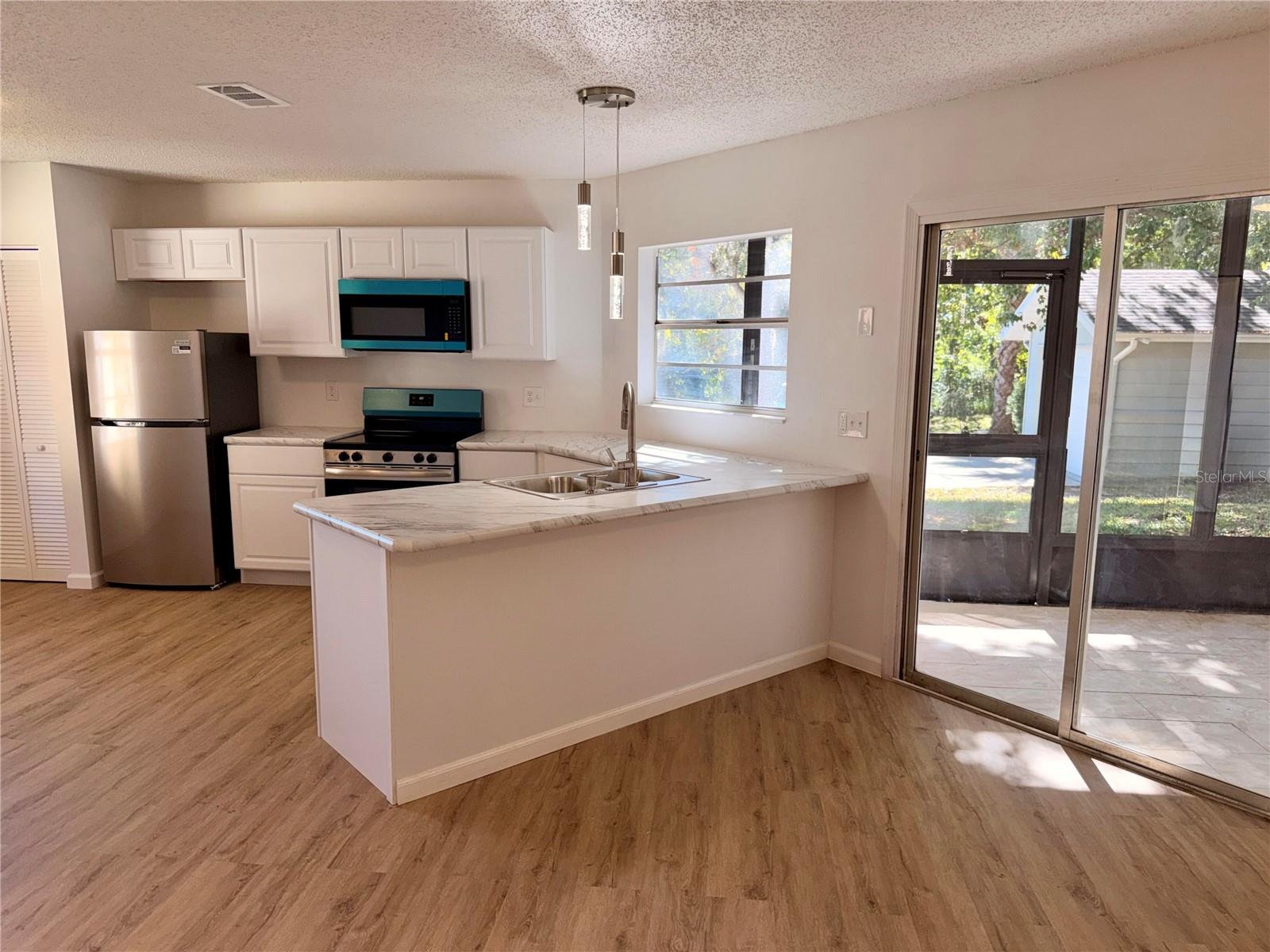 Image 17 of 33 For 201 Fernwood Street