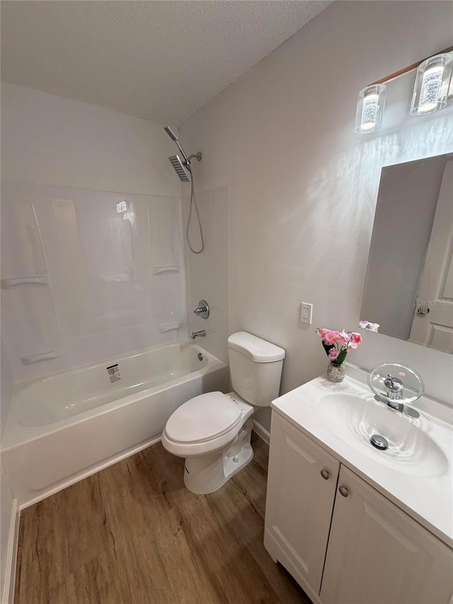 Image 3 of 33 For 201 Fernwood Street