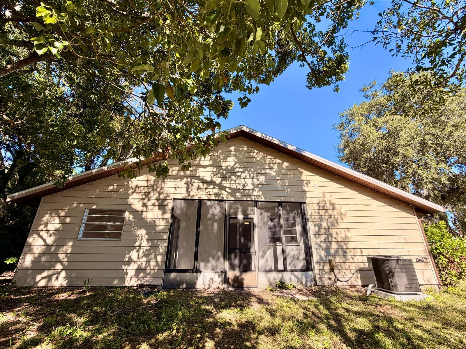 Image 5 of 33 For 201 Fernwood Street