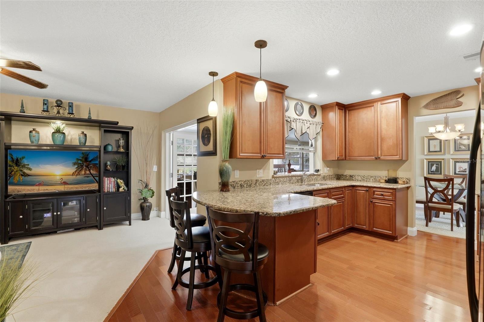 Image 10 of 42 For 323 Trancas Court