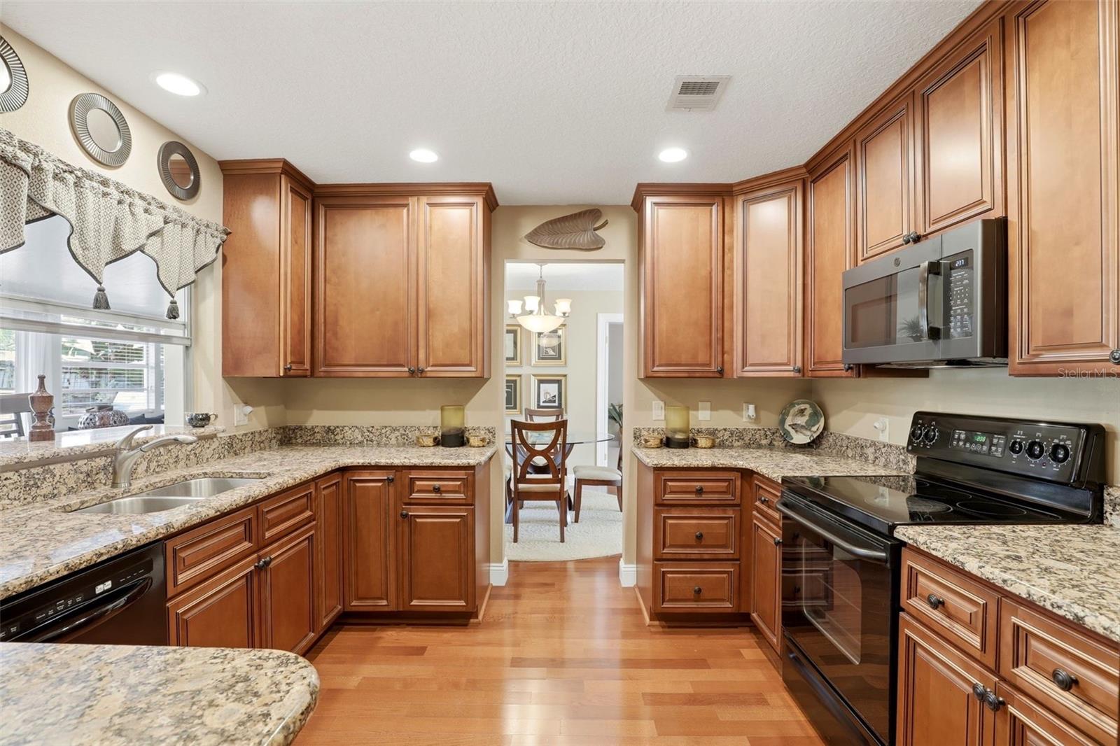 Image 11 of 42 For 323 Trancas Court