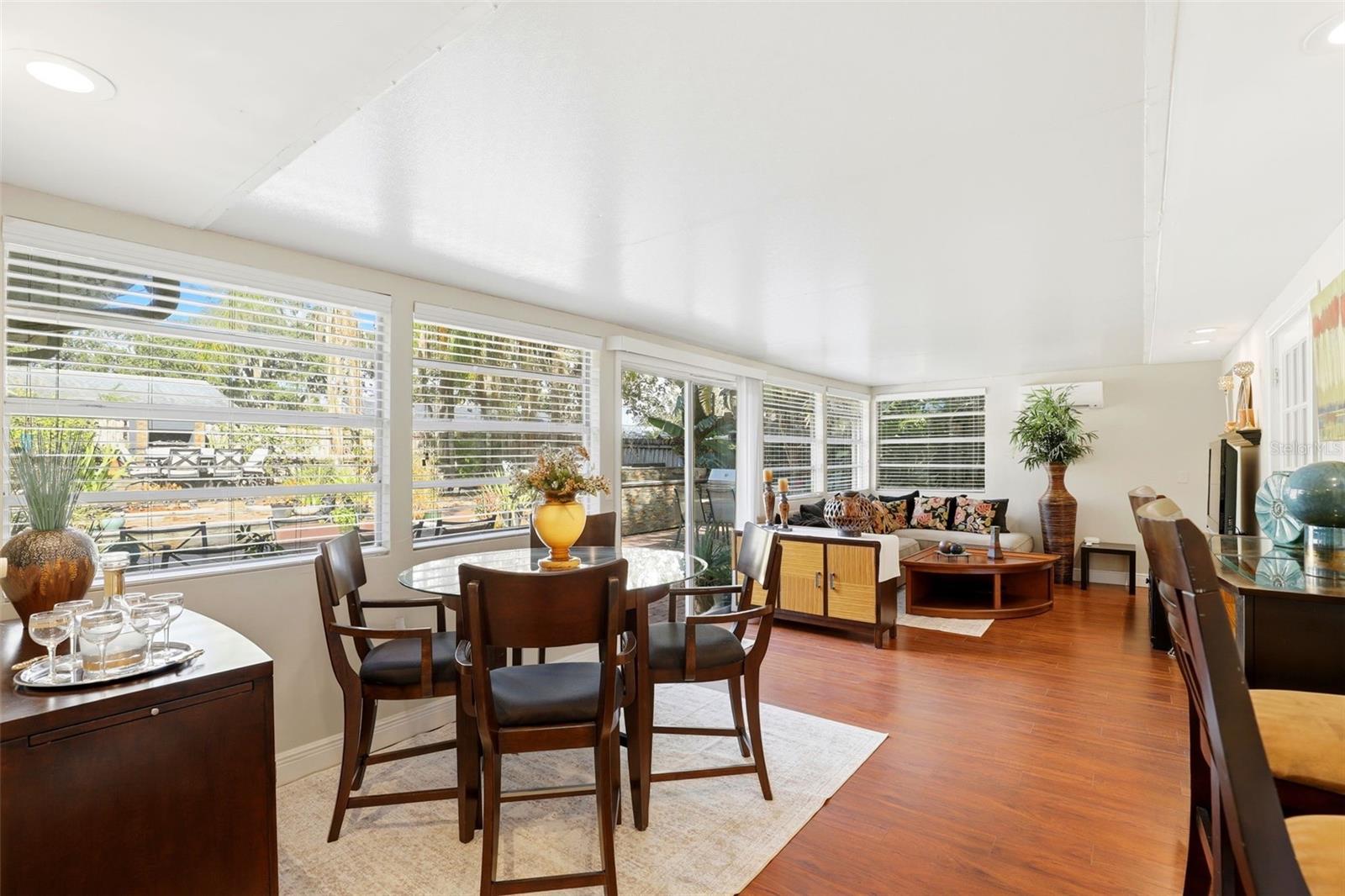 Image 19 of 42 For 323 Trancas Court