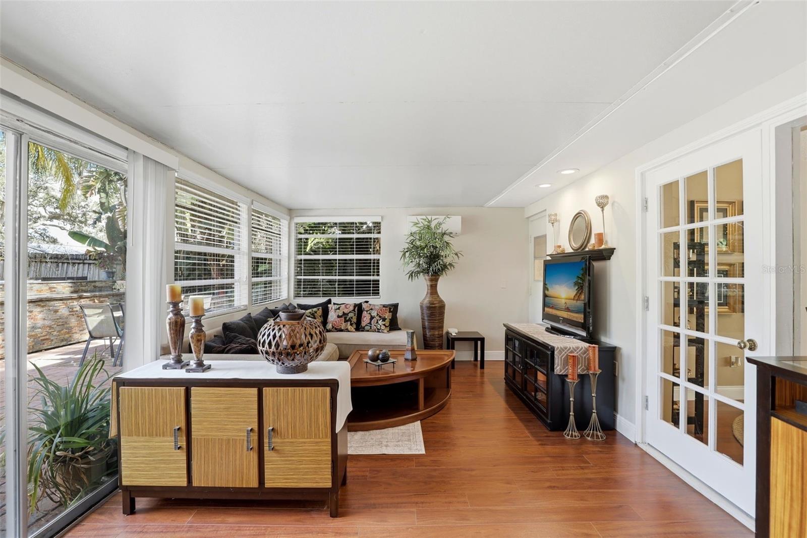 Image 22 of 42 For 323 Trancas Court