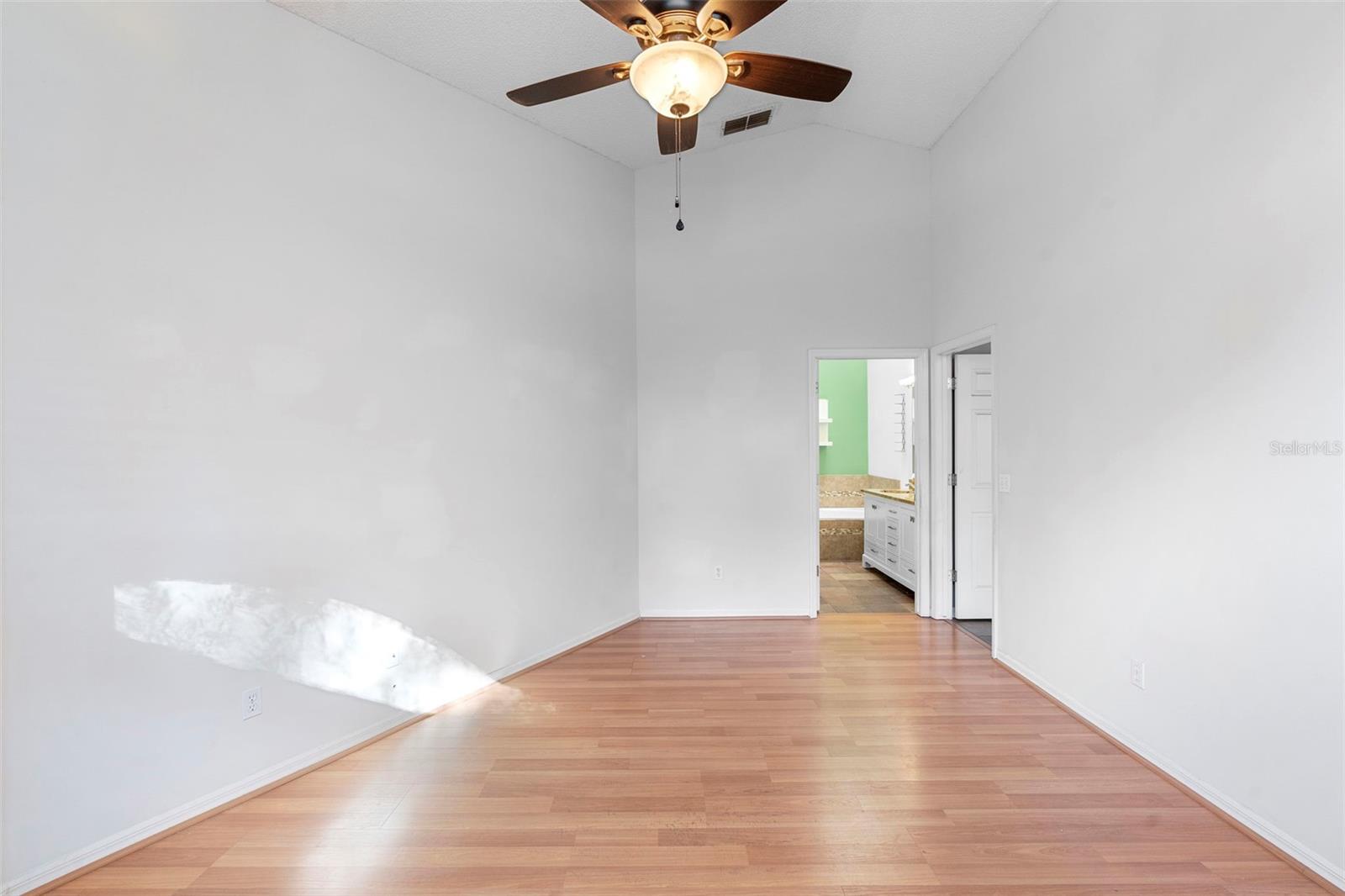 Image 18 of 48 For 2640 Heron Landing Court