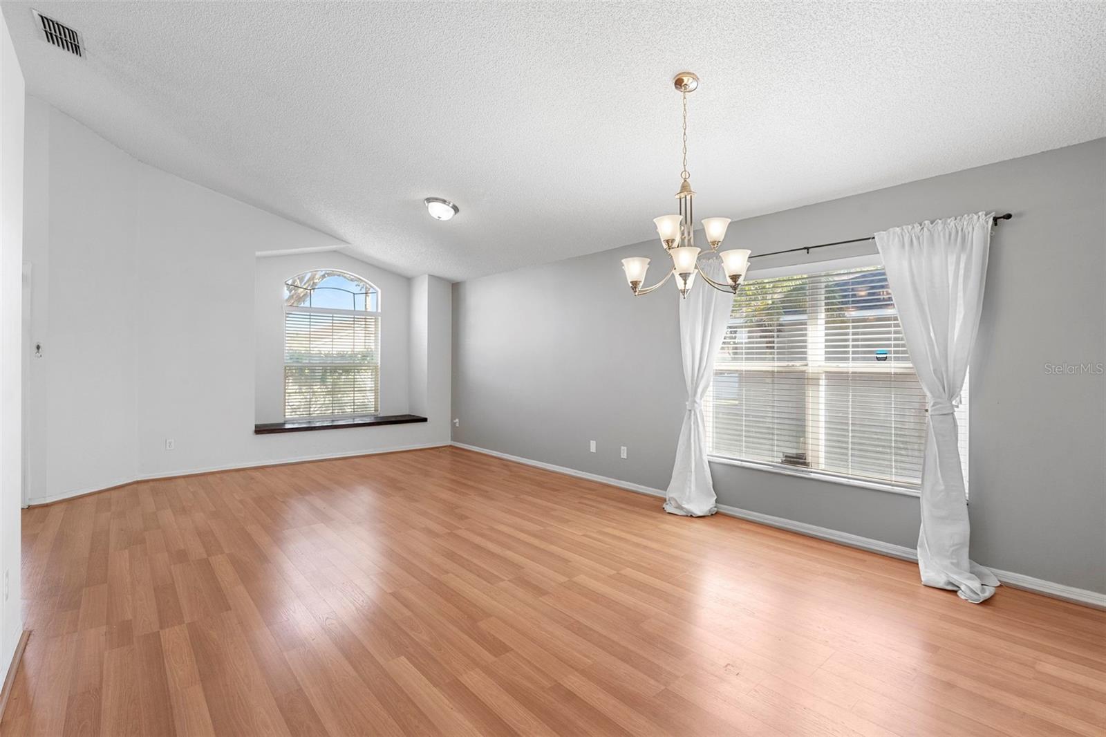 Image 19 of 48 For 2640 Heron Landing Court