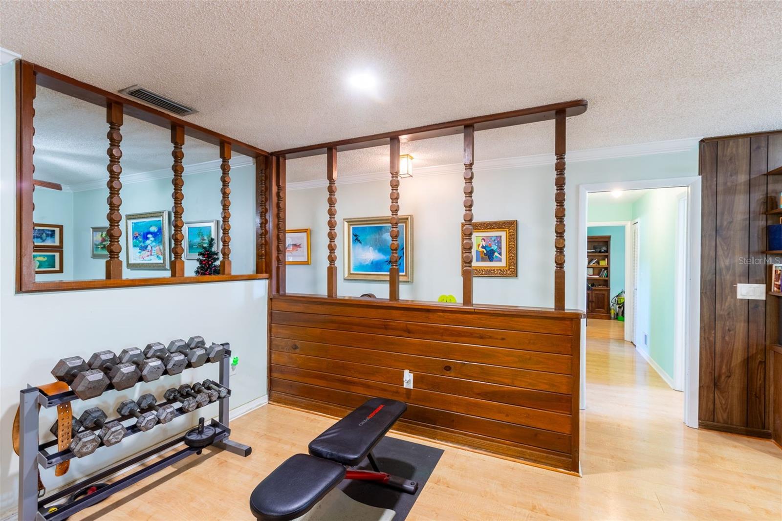 Image 12 of 56 For 258 Cambridge Drive