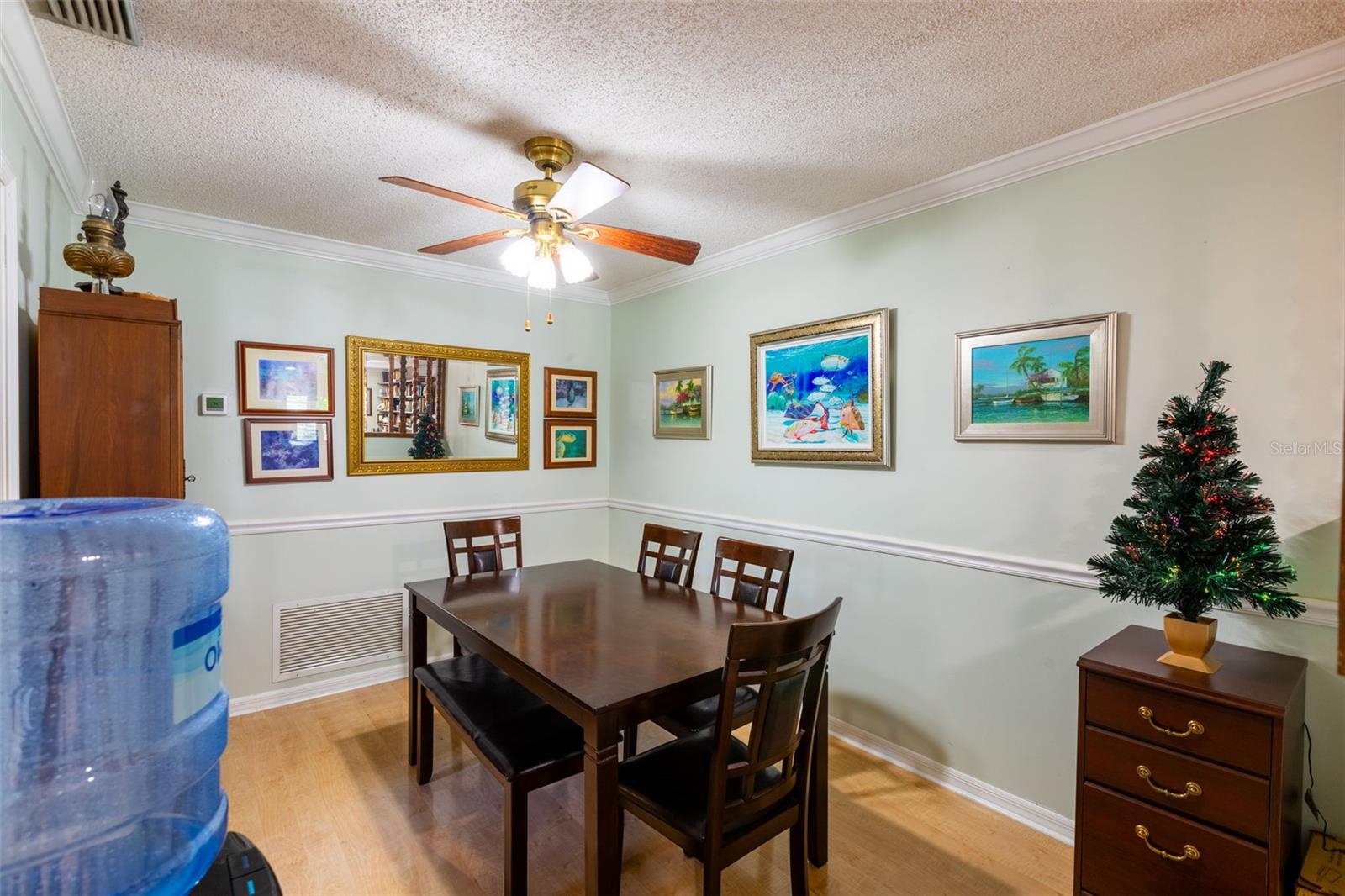 Image 13 of 56 For 258 Cambridge Drive