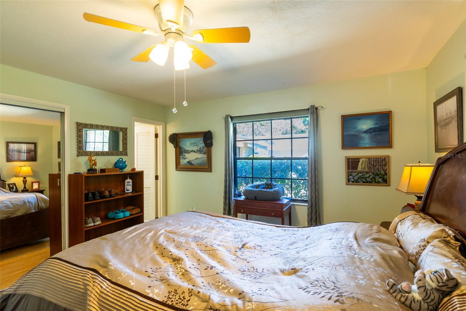 Image 25 of 56 For 258 Cambridge Drive