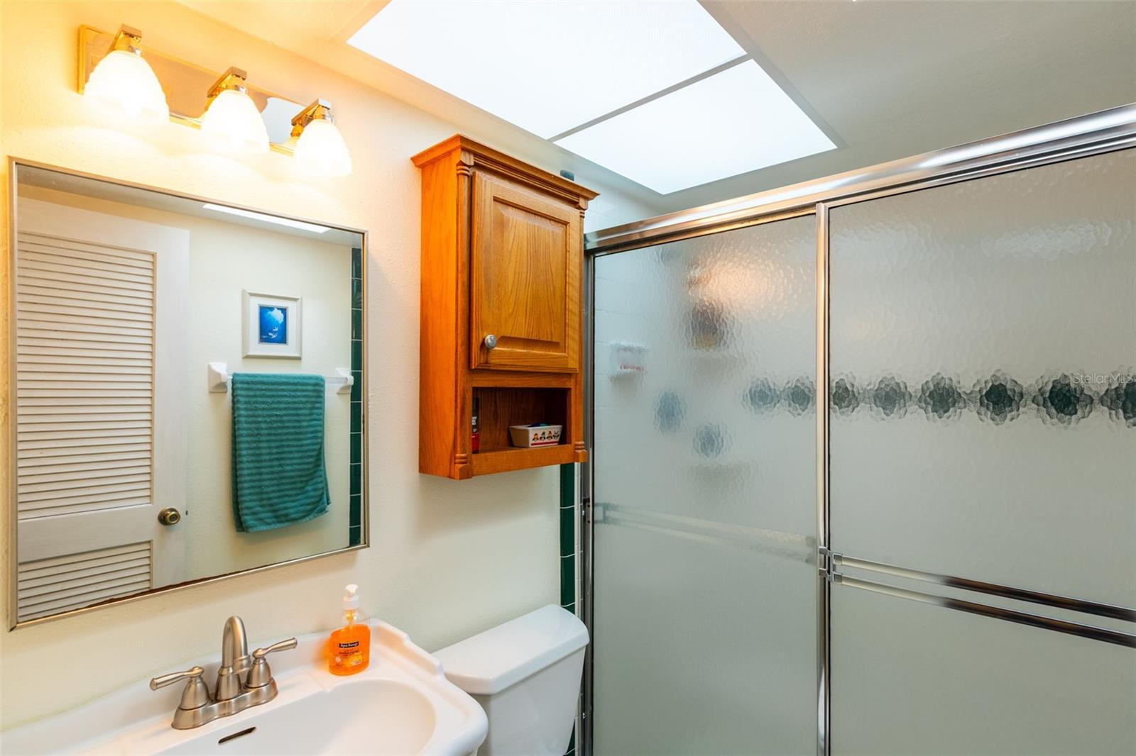 Image 26 of 56 For 258 Cambridge Drive