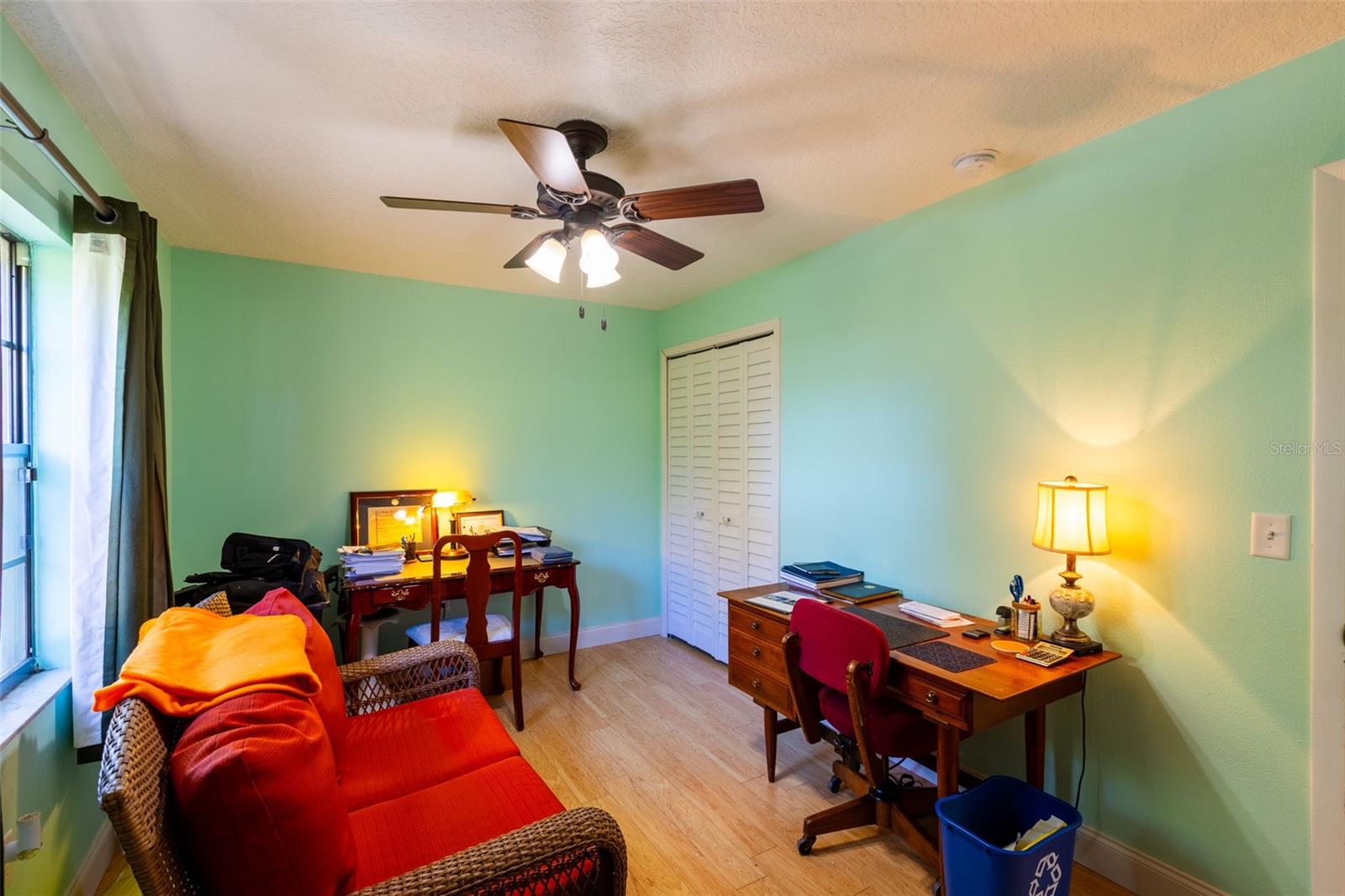 Image 28 of 56 For 258 Cambridge Drive