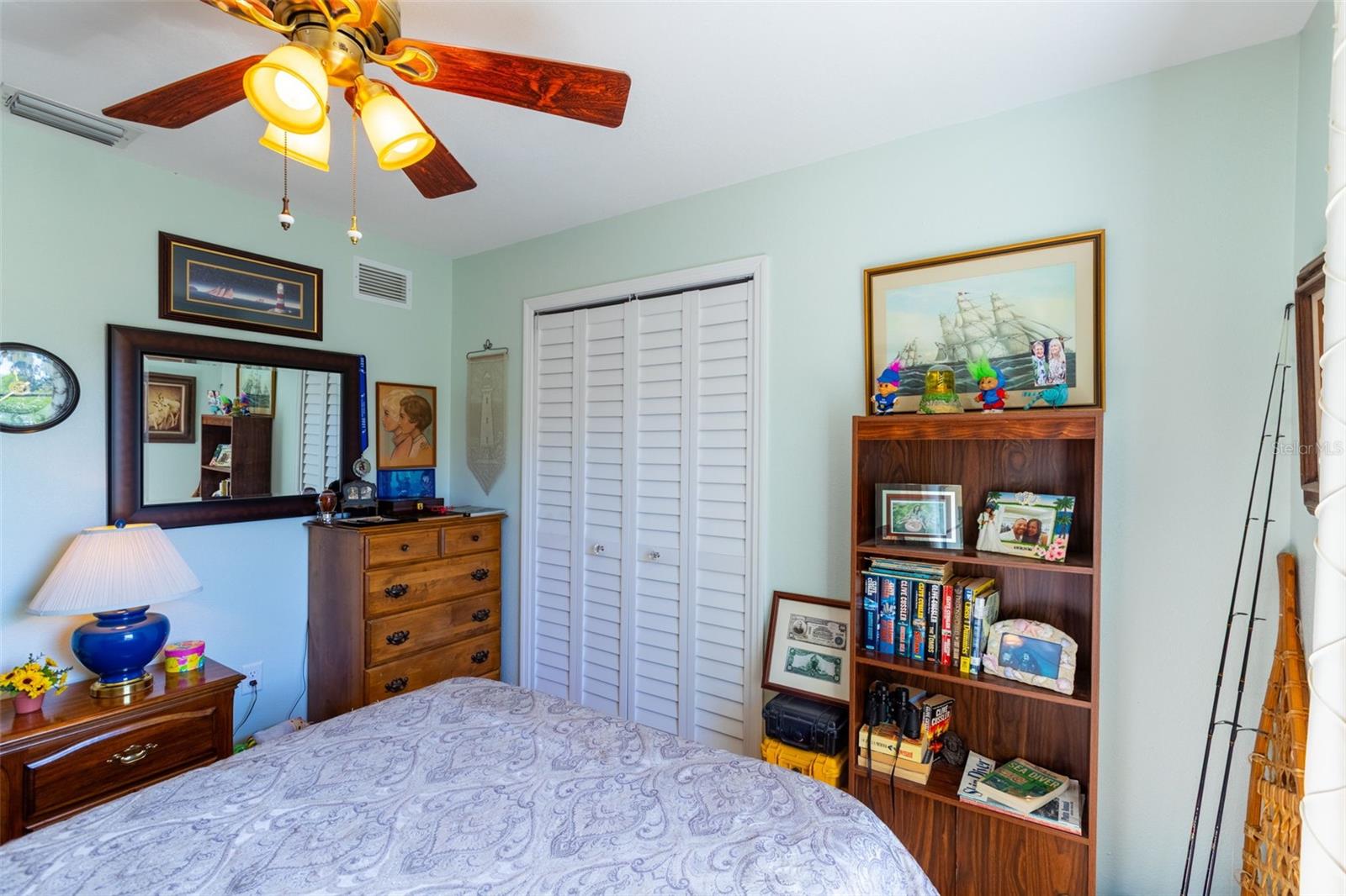 Image 32 of 56 For 258 Cambridge Drive