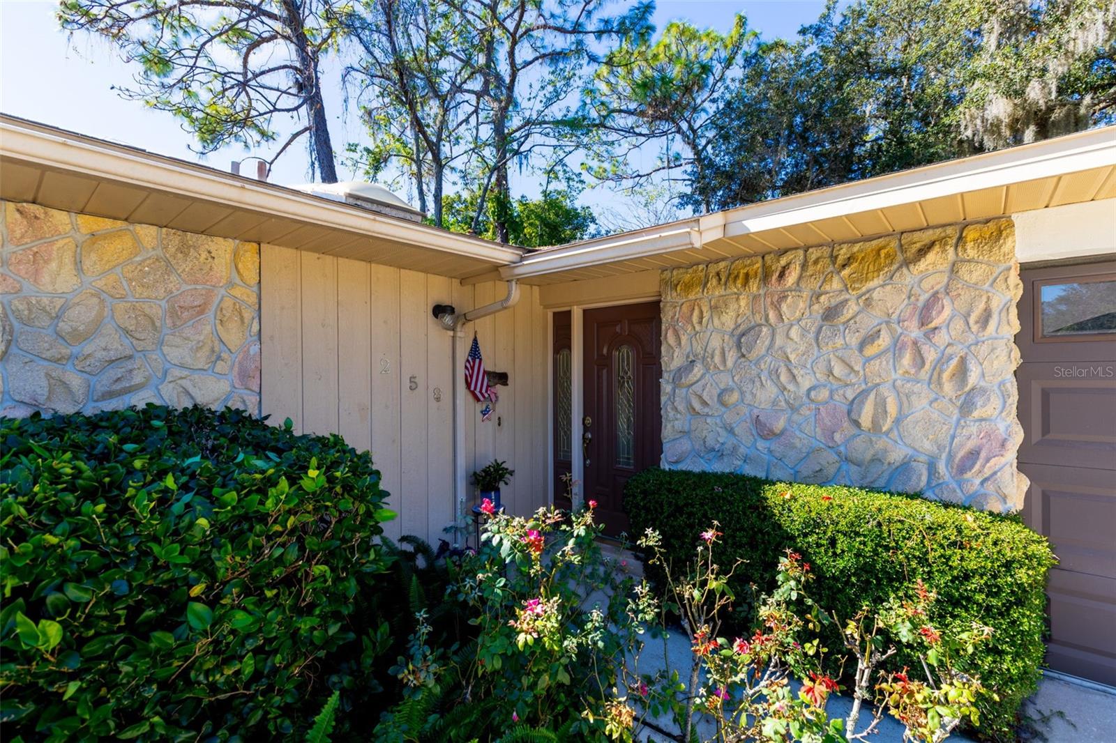 Image 4 of 56 For 258 Cambridge Drive