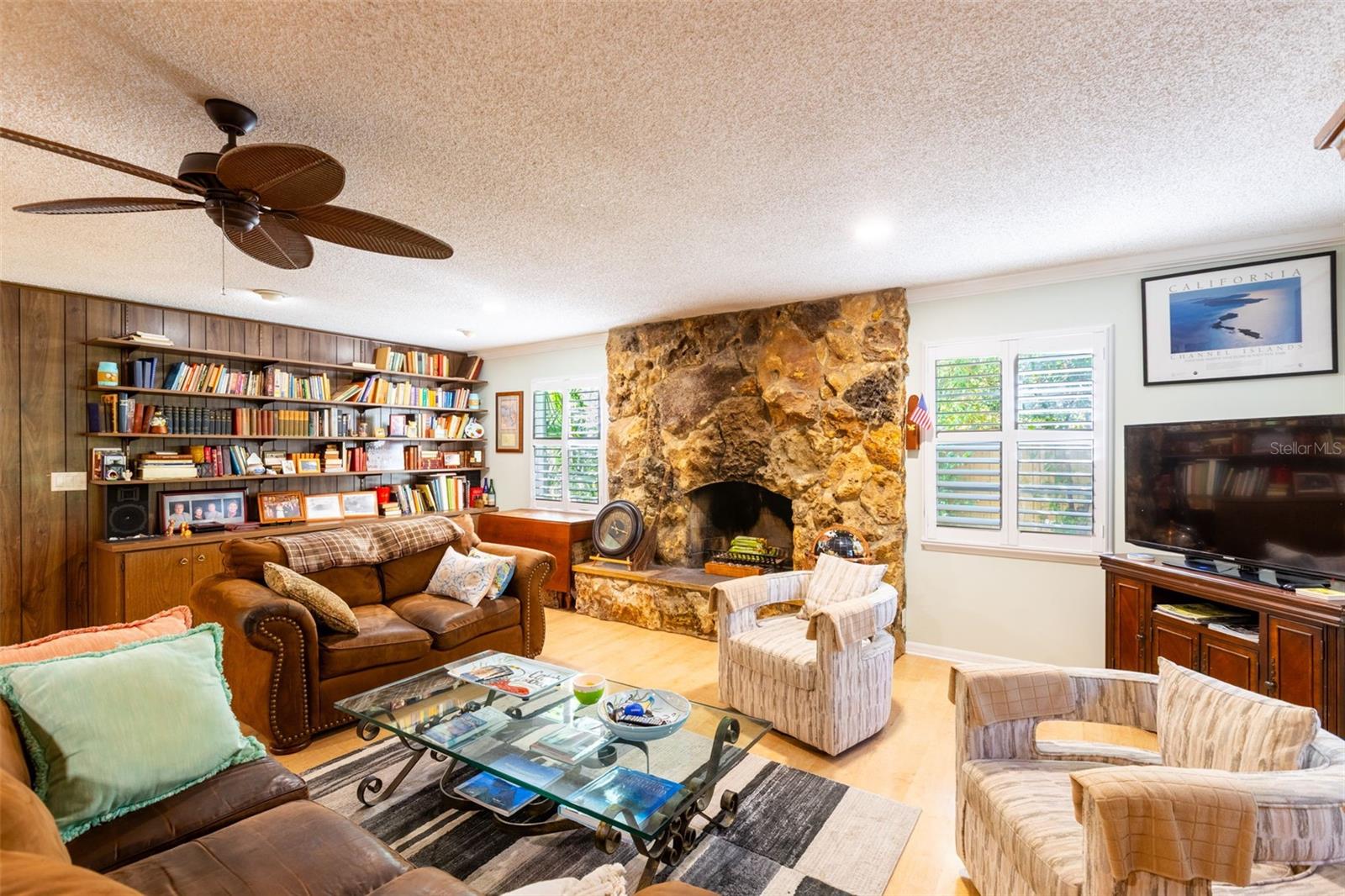 Image 9 of 56 For 258 Cambridge Drive