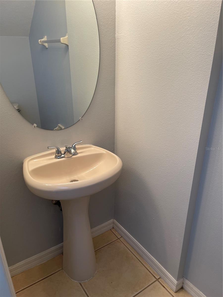 Listing photo id 11 for 2061 Retreat View Circle