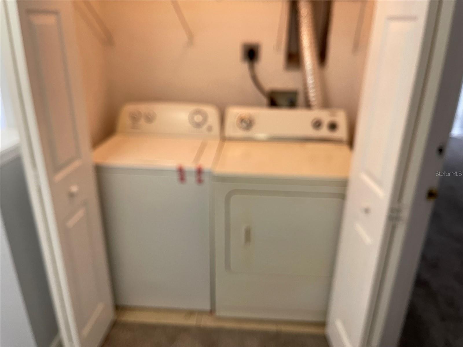 Listing photo id 13 for 2061 Retreat View Circle