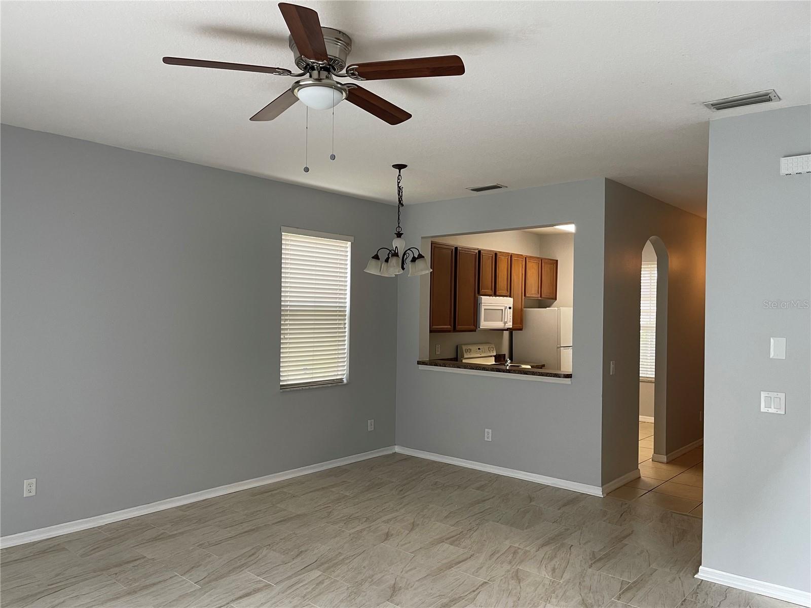 Listing photo id 7 for 2061 Retreat View Circle