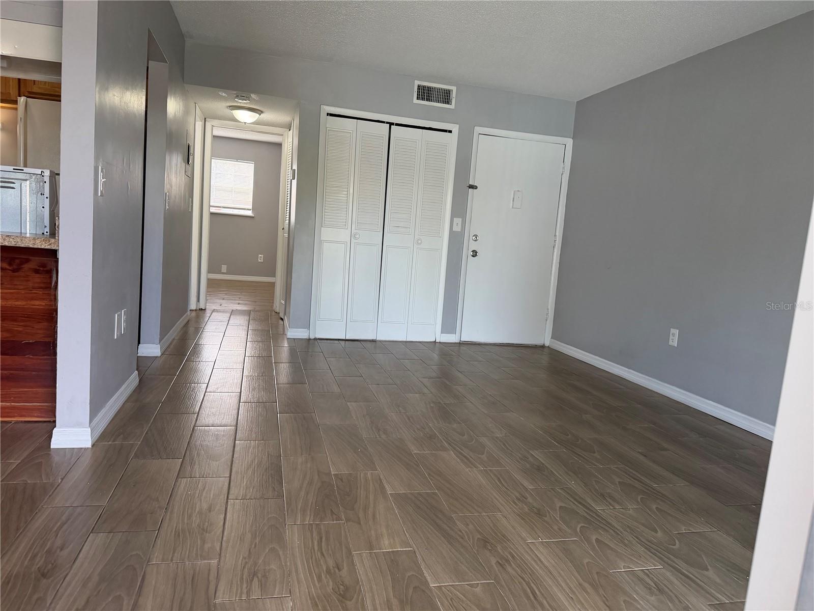 Image 4 of 9 For 5317 Curry Ford  P104