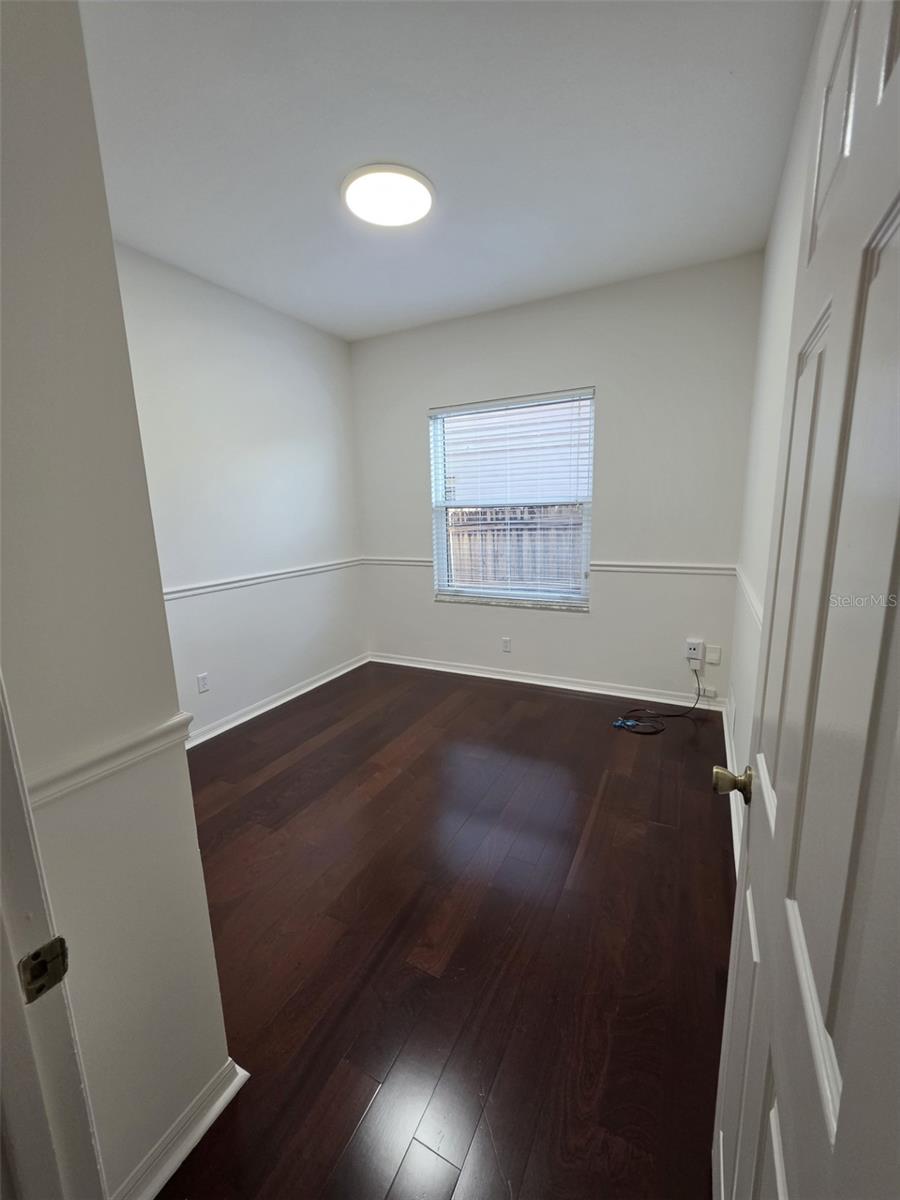 Image 17 of 31 For 1892 White Avenue