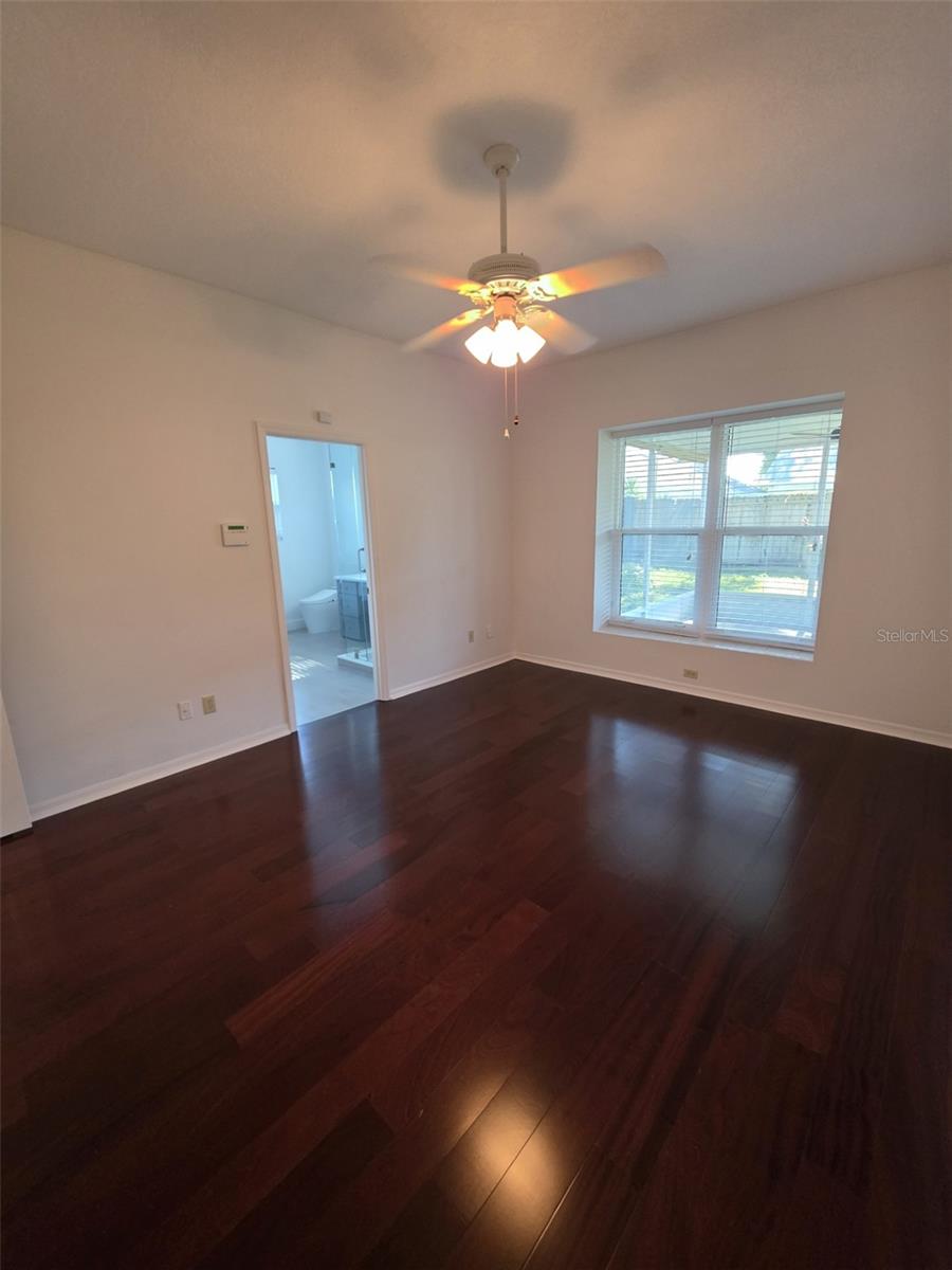 Image 20 of 31 For 1892 White Avenue