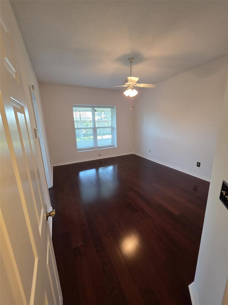 Image 21 of 31 For 1892 White Avenue