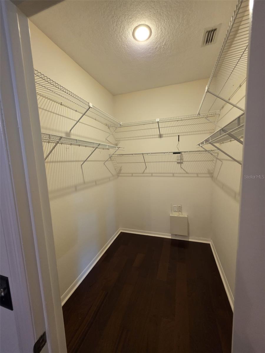 Image 22 of 31 For 1892 White Avenue