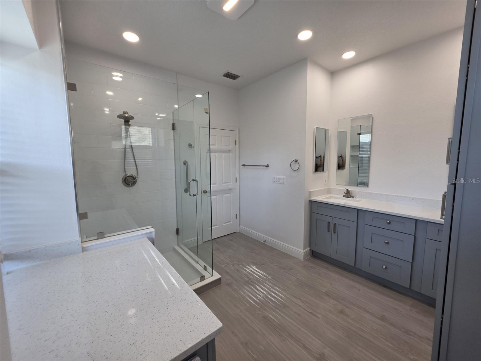 Image 24 of 31 For 1892 White Avenue