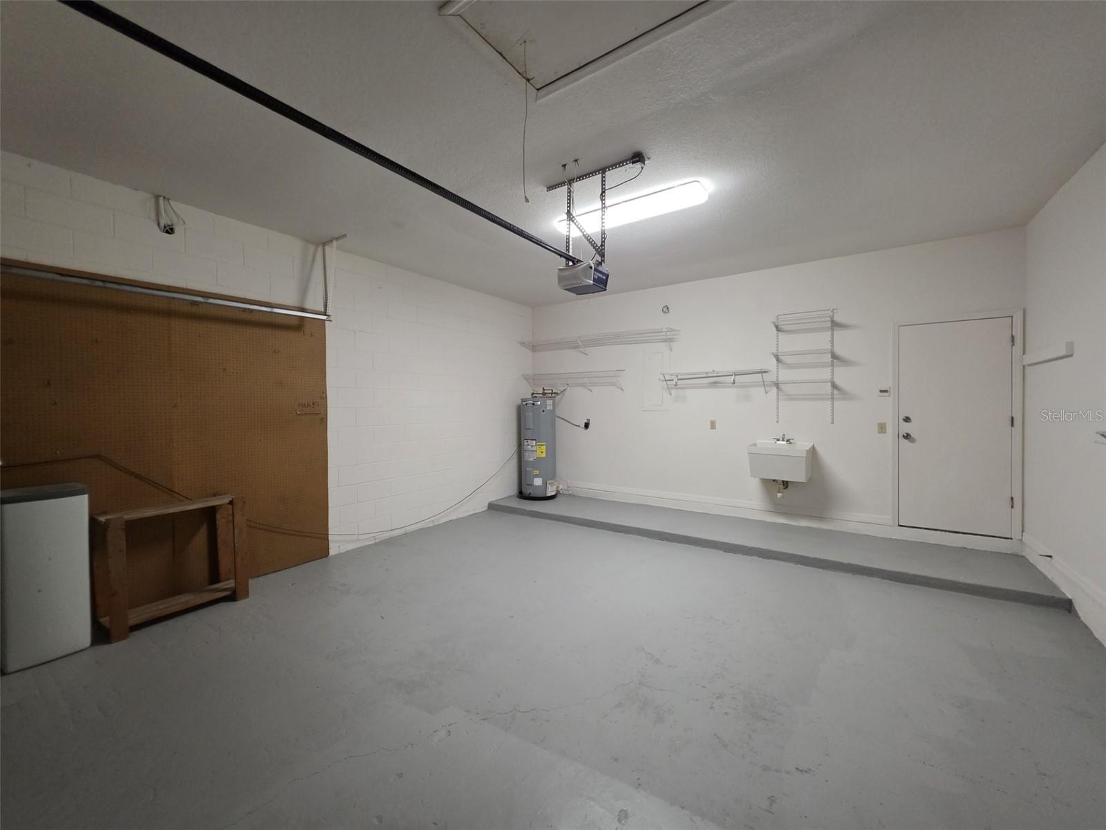 Image 27 of 31 For 1892 White Avenue