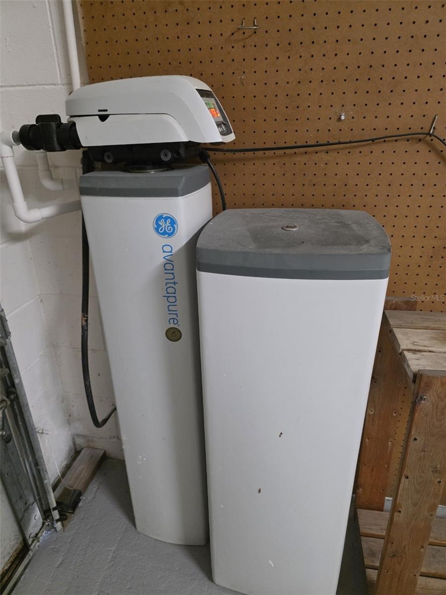 Image 29 of 31 For 1892 White Avenue