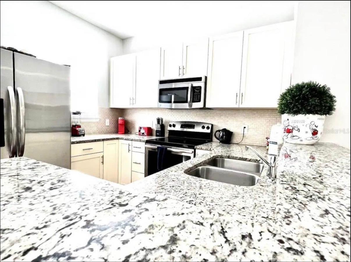 Image 7 of 13 For 5360 Diplomat Court 105