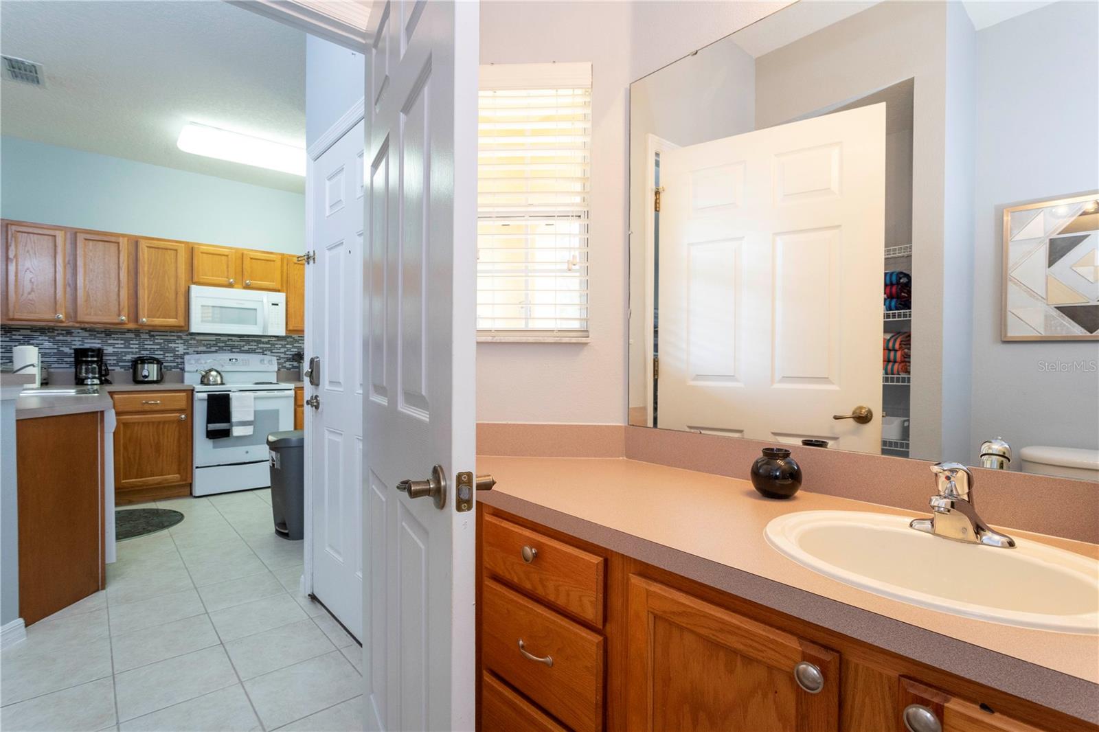 Image 16 of 54 For 3006 Yellow Lantana Lane