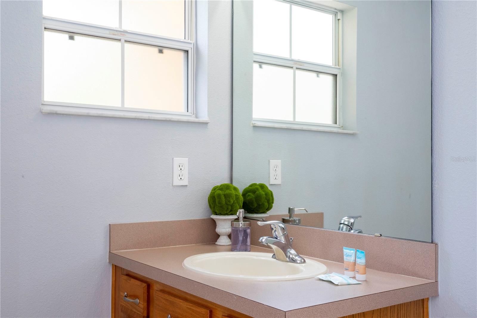 Image 37 of 54 For 3006 Yellow Lantana Lane