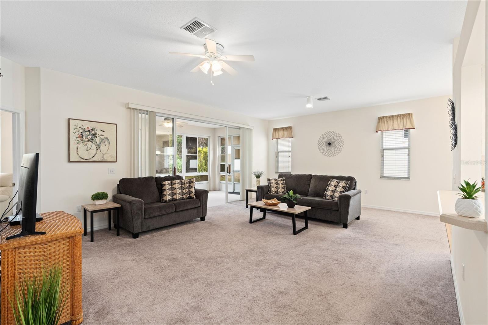 Image 10 of 43 For 321 Fernhill Drive