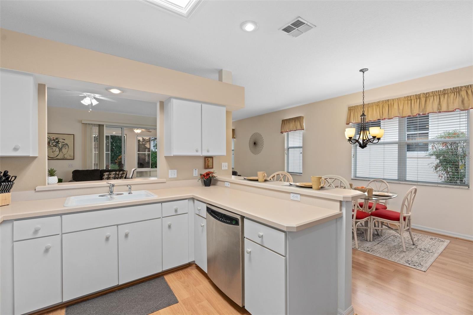 Image 17 of 43 For 321 Fernhill Drive