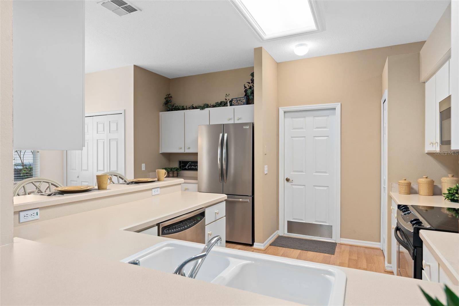 Image 20 of 43 For 321 Fernhill Drive