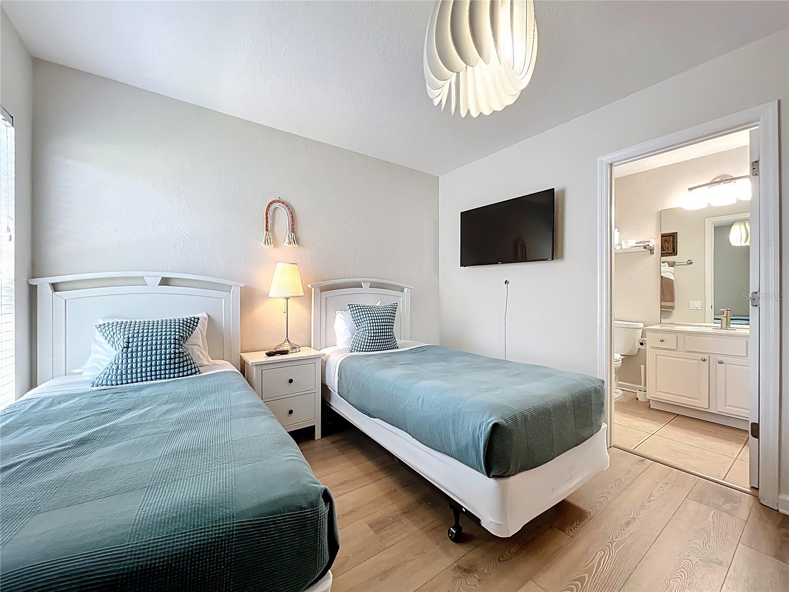 Image 58 of 100 For 7749 Teascone Boulevard