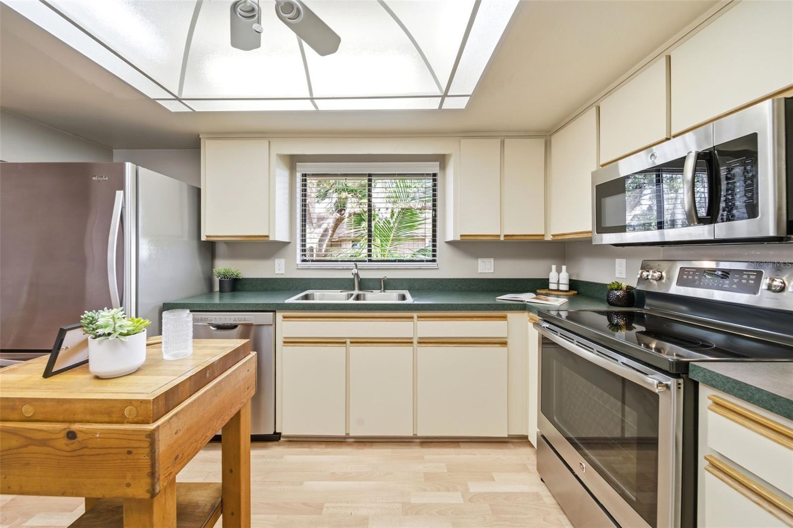 Image 11 of 29 For 542 Woodfire Way