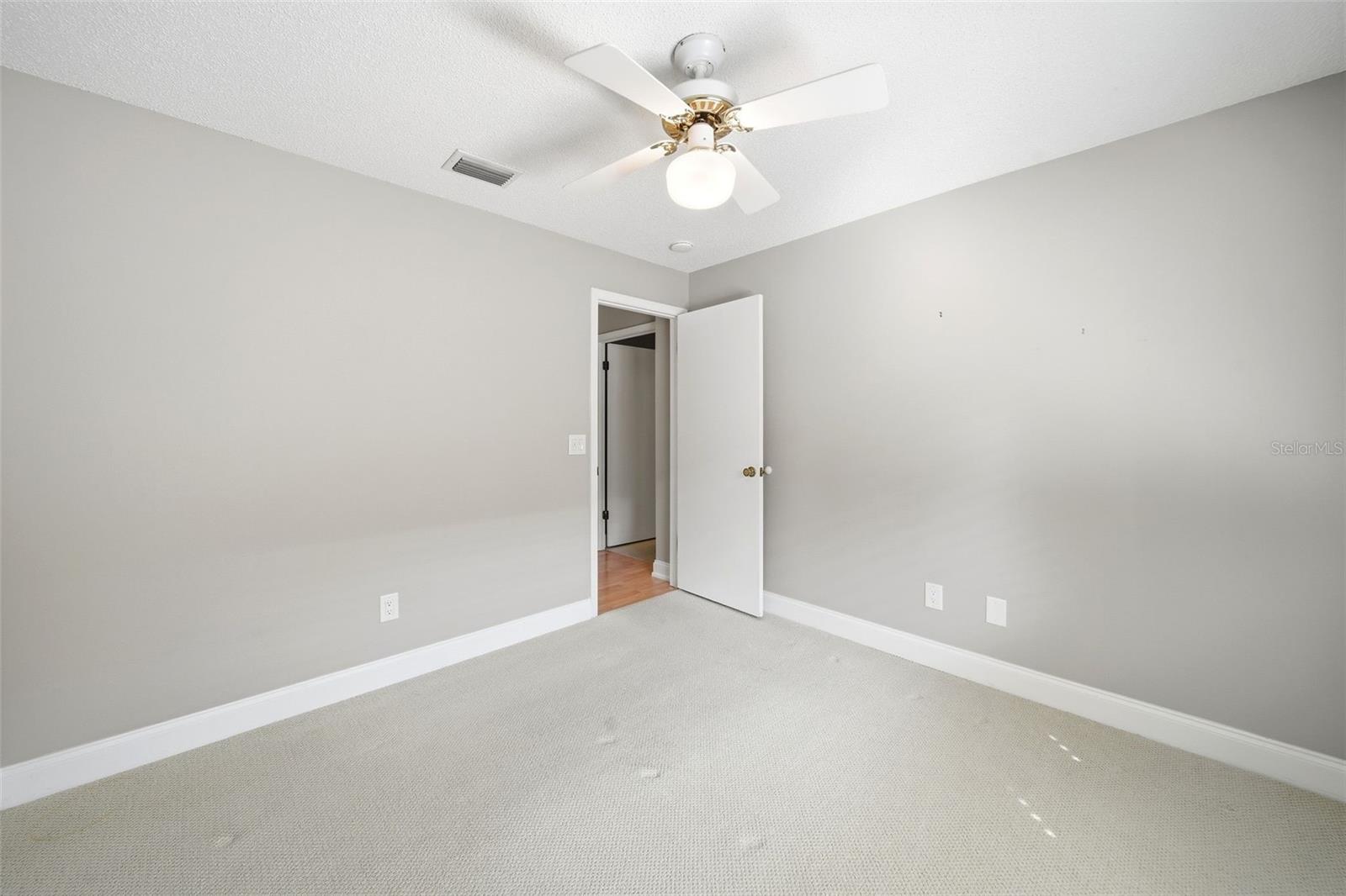 Image 16 of 29 For 542 Woodfire Way