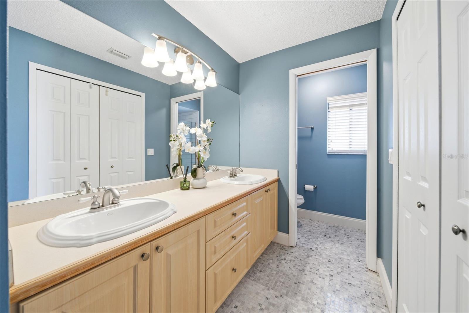 Image 20 of 29 For 542 Woodfire Way