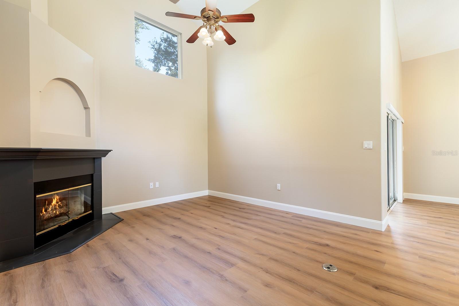 Image 14 of 46 For 11021 Versailles Boulevard