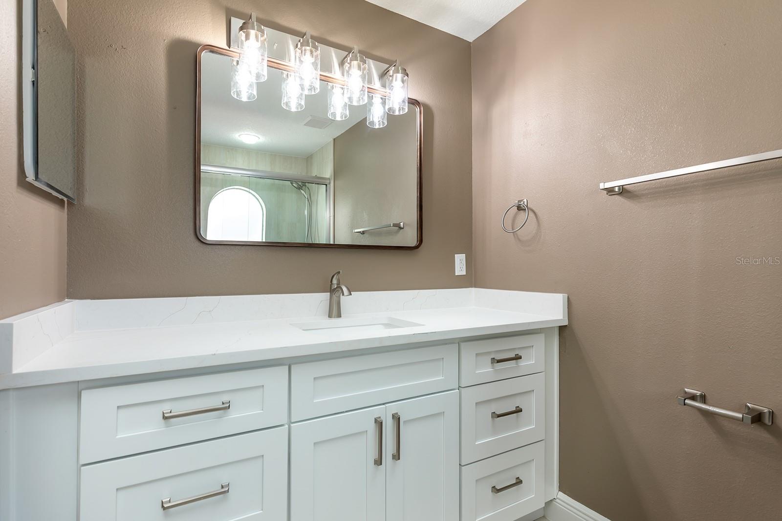 Image 23 of 46 For 11021 Versailles Boulevard