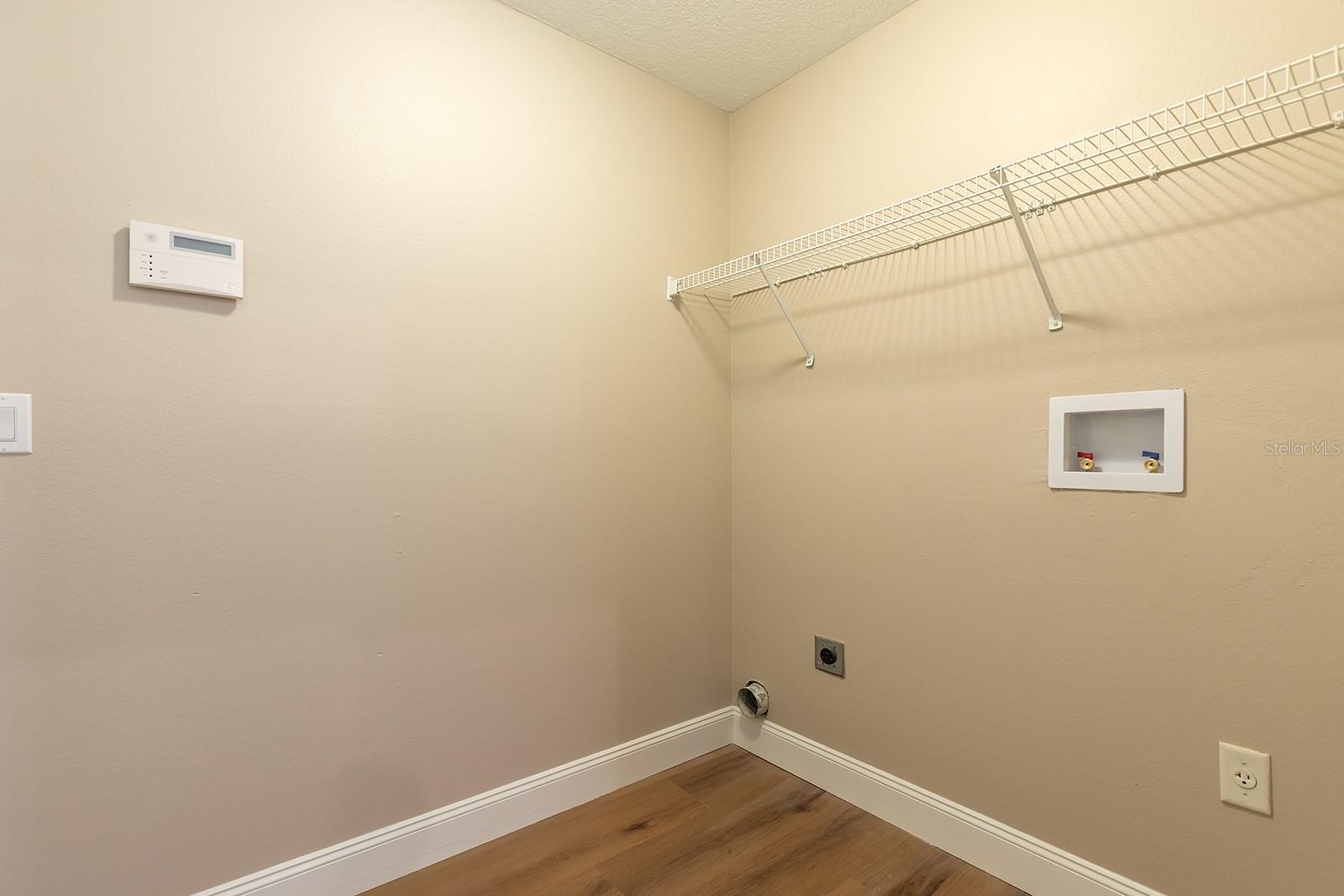 Image 24 of 46 For 11021 Versailles Boulevard