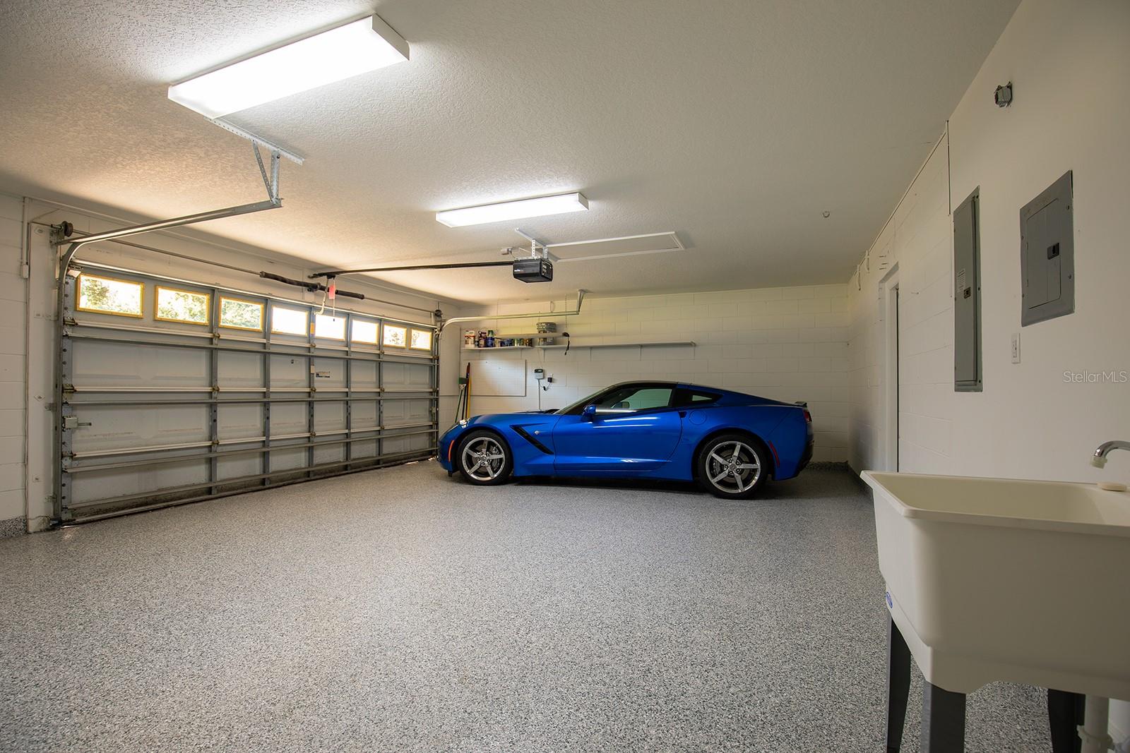 Image 26 of 46 For 11021 Versailles Boulevard