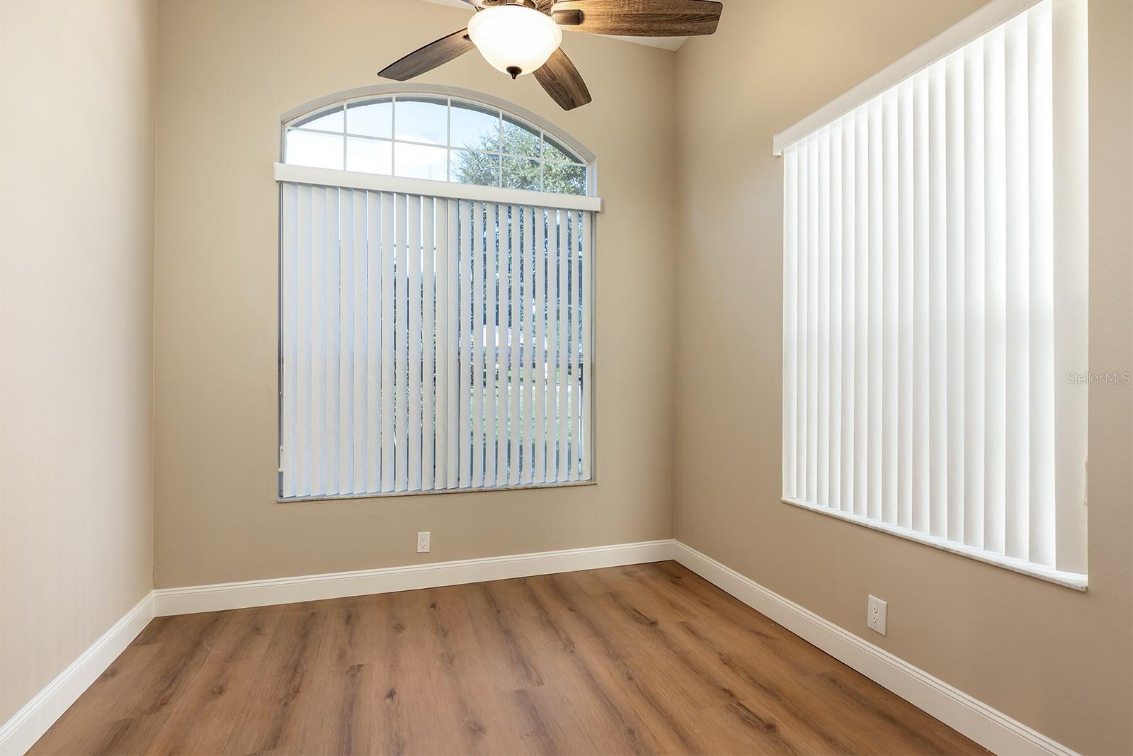 Image 9 of 46 For 11021 Versailles Boulevard