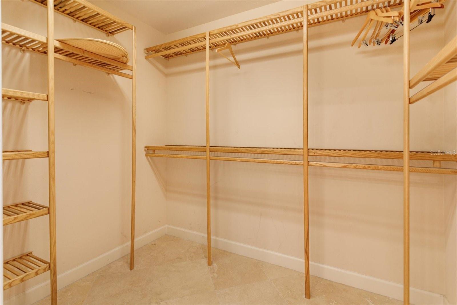 Image 23 of 31 For 8761 The Esplanade  31